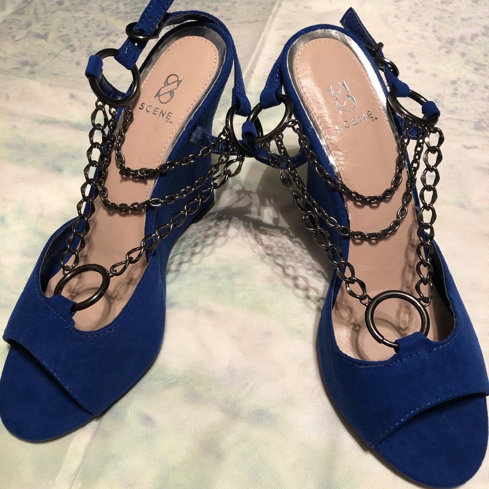 Beautiful blue heels.